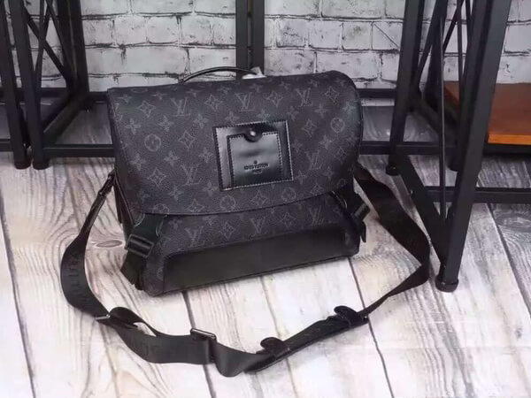 ルイヴィトン ショルダーバッグ スーパーコピー M40510 モノグラム エクリプス メッセンジャーヴォワヤージュMM コレクションモデル